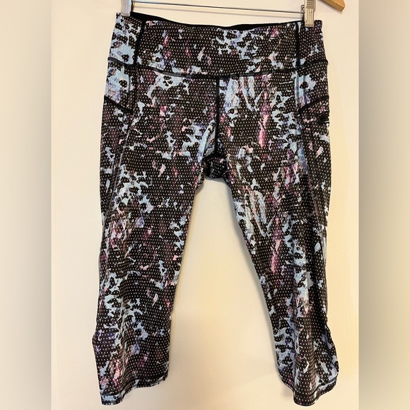 Lululemon Run Full On Luxtreme Cropped Leggings Size 8 - Picture 5 of 10